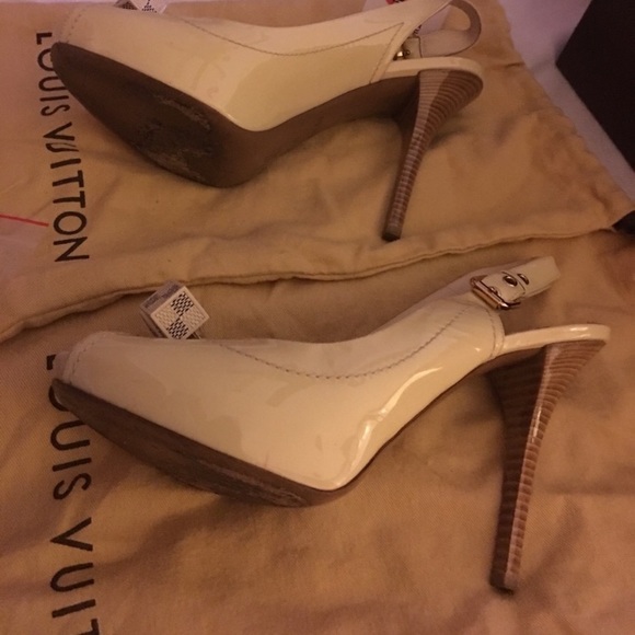 Louis Vuitton azur pumps - Picture 5 of 8